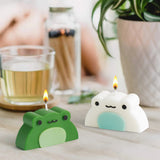 2Pcs Frog Scented Green & White Candles Set Funny Gift Home Aesthetic Decor Pine Fragrance Aromatherapy Natural Soy Wax Novelty Candle Desk Art Decoration for Bathroom Bedroom Living Room